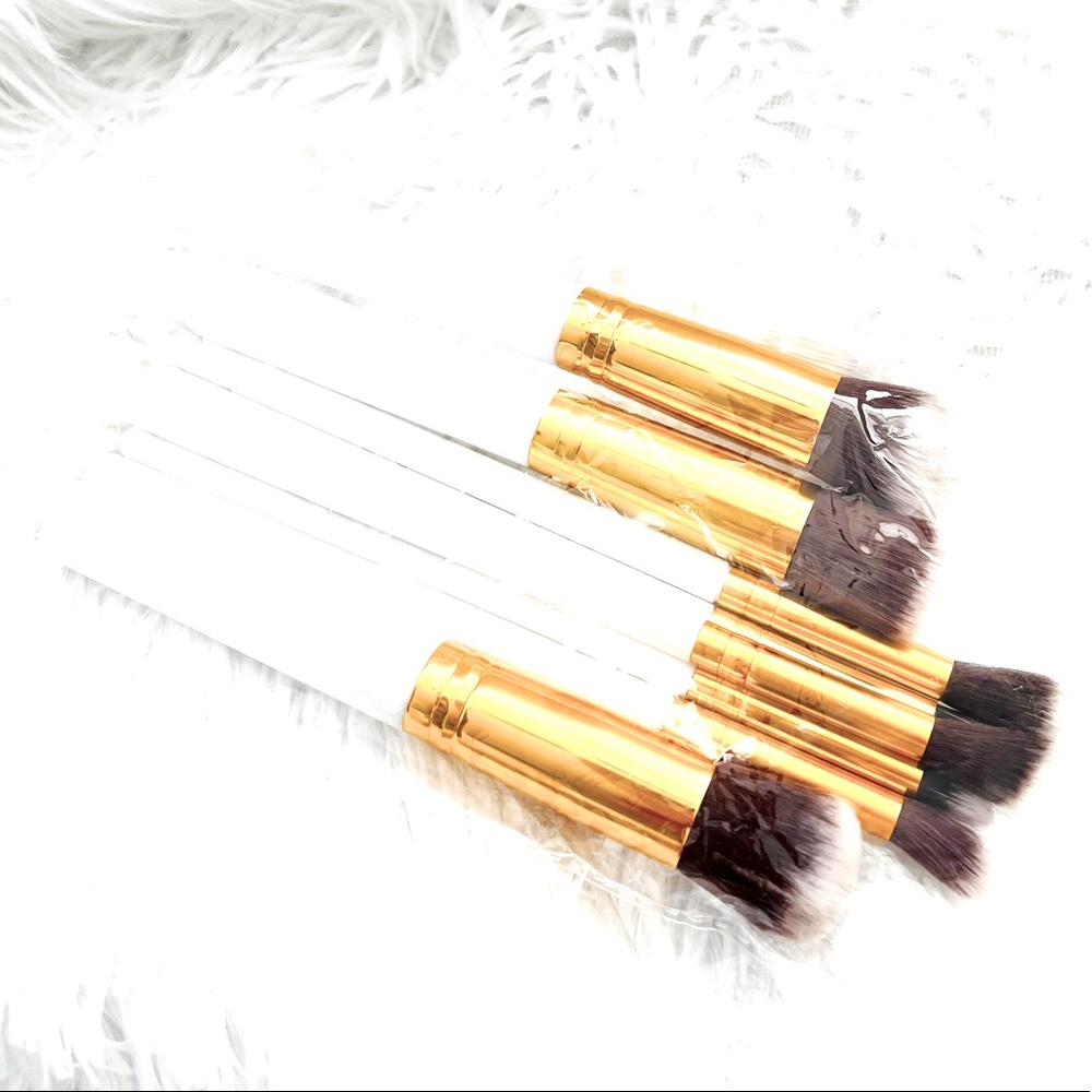 Kabuki makeup brushes 7 pieces white and gold